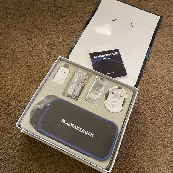 IQ Massager Pro IVs Combo with Belt and Slippers, Silver - NEW - Picture 3 of 3